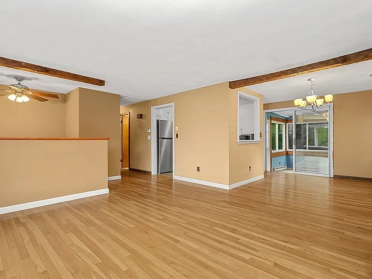 72 Westfield Dr — Photo 3