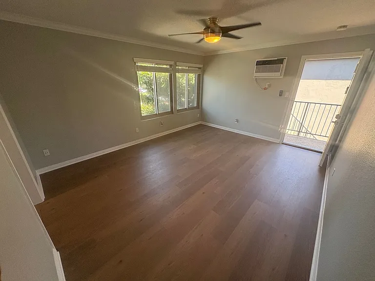 California Palms Apartments — Photo 28