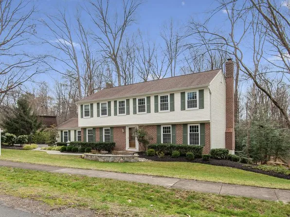 11231 Handlebar Rd, Reston, VA 20191