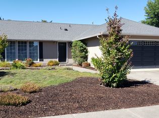 1143 Hampton Dr, Central Pt, OR 97502