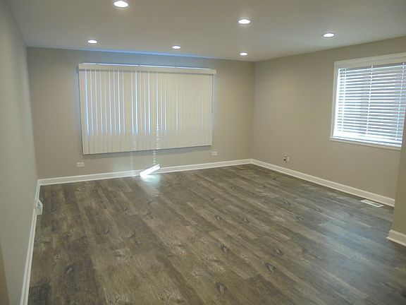 5th image of 128 Pocasset Ct #120