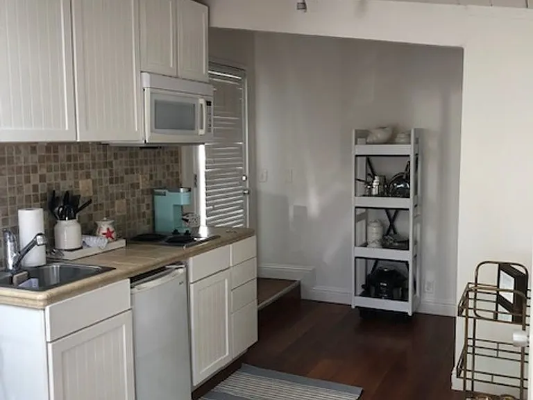 457 Clubhouse Dr — Photo 2