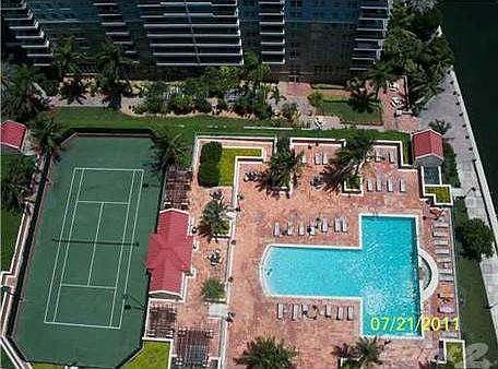 1155 BRICKELL BAY DR, #3305 3