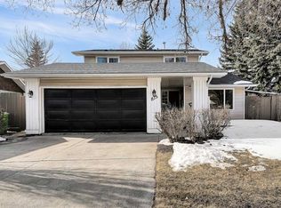 815 E Woodpark Way SW, Calgary, AB T2W2T9