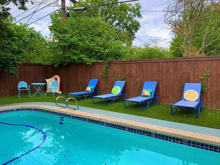 6601 Columbia Dr — Photo 24