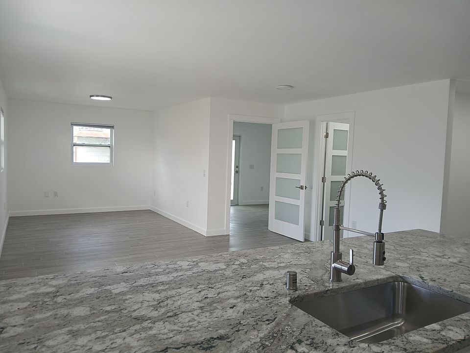 1st image of 309 Shore Rd
