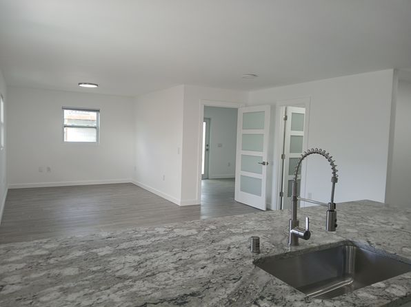 309 Shore Rd