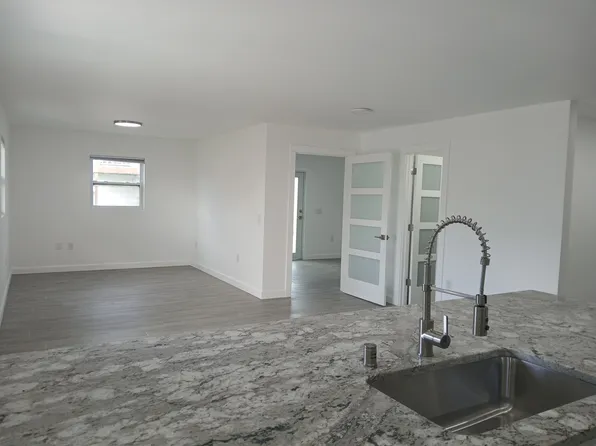 309 Shore Rd, Nokomis, FL 34275