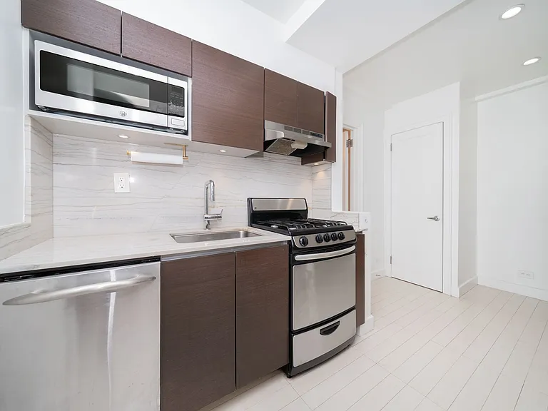 400 E 57th St #15L — Photo 6