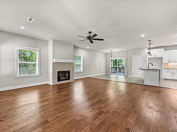 3rd image of 17 Dumfries Ln