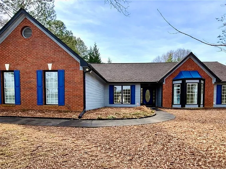 1500 Smoke Hill Dr — Photo 1