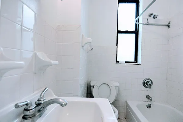 Rented by GPA Realty | media 25