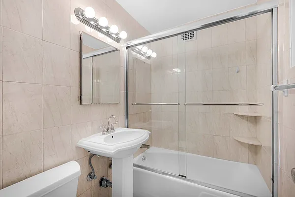 Rented by Oxford Property Group | media 14