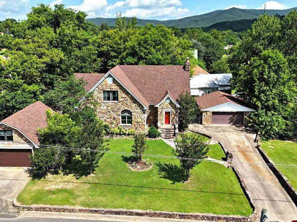 705 Church Ave, Mena, AR 71953