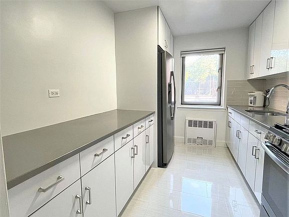 3rd image of 2949 137th St APT 1L