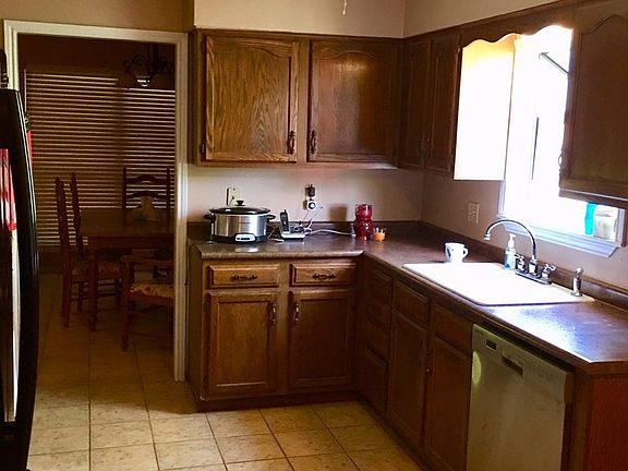 5th image of 203 Oakview Dr