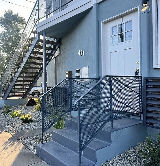 421 E Chevy Chase Dr #1 — Photo 2