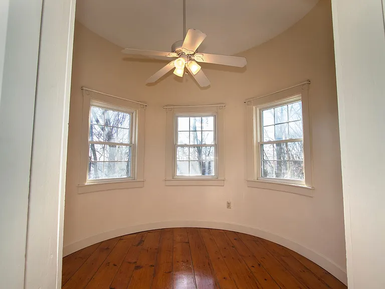 728 Central — Photo 25