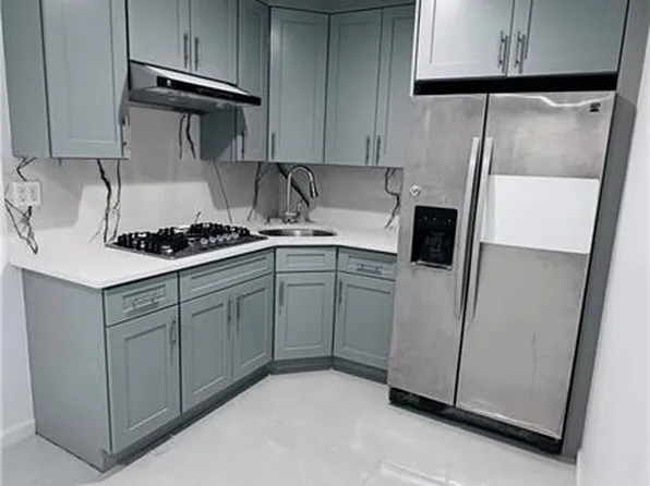 2353 124th St #1, College Pt, NY 11356