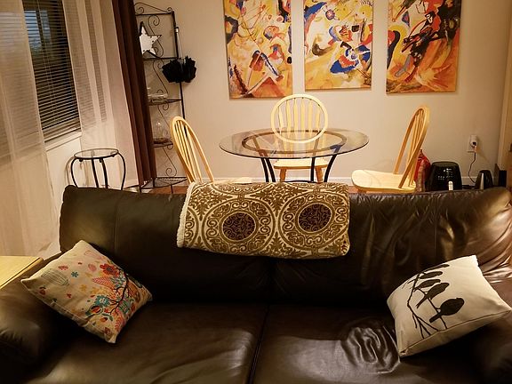 Living room/dining room