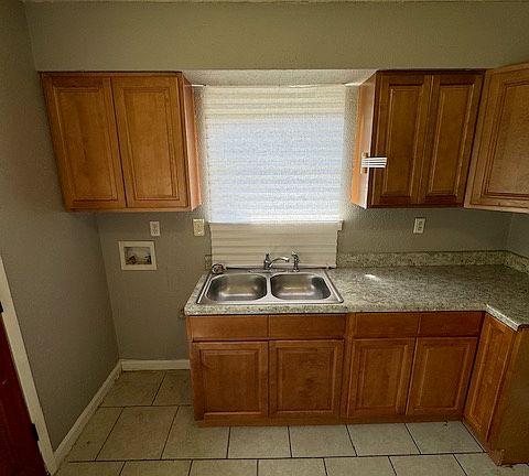 4th image of 186 W Davant Ave