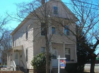 5 Meadow St, Ansonia, CT 06401