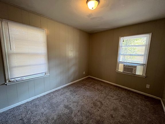 5th image of 812 Stillwater Dr