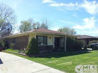 27685 Los Olas Dr, Warren, MI