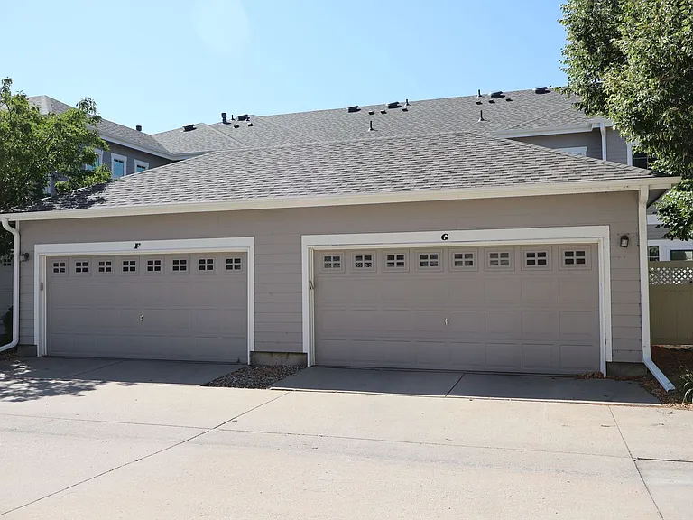 5050 Brookfield Dr — Photo 17