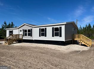 585 Elmer Thrift Rd, Waycross, GA 31503