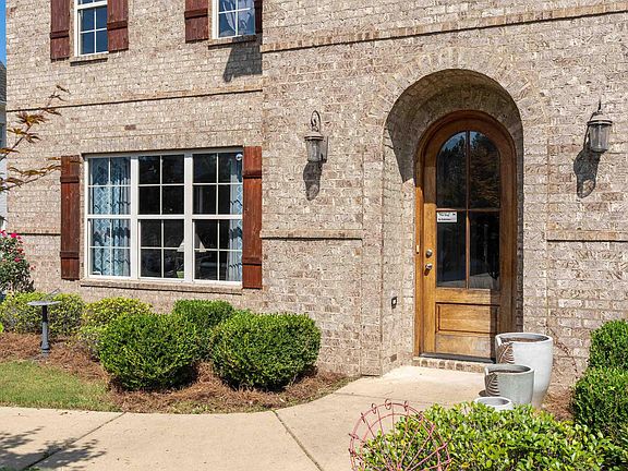 4th image of 1056 Evan Cir