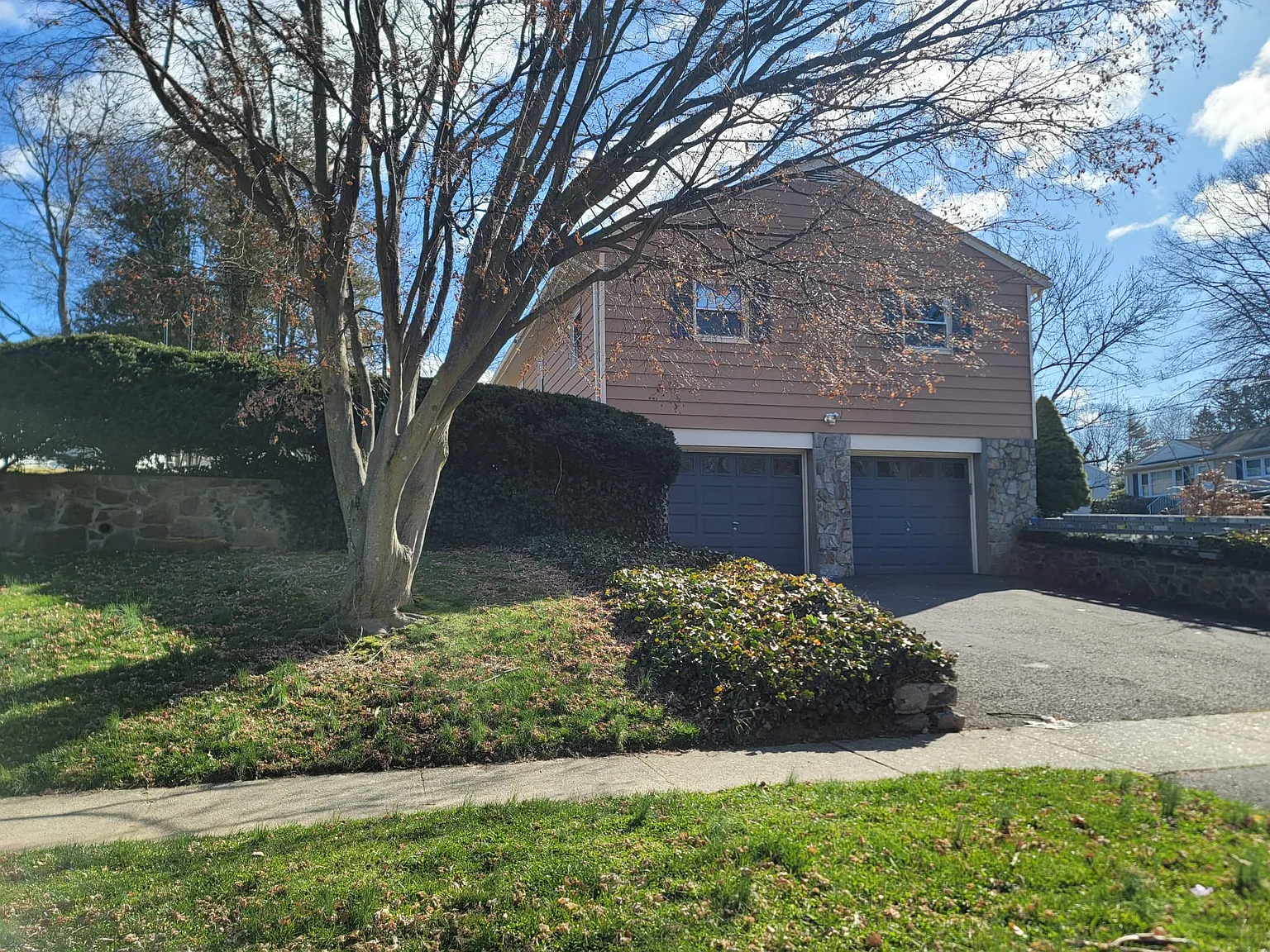 3 bed, 1152 sqft, $3,200 — Photo 3