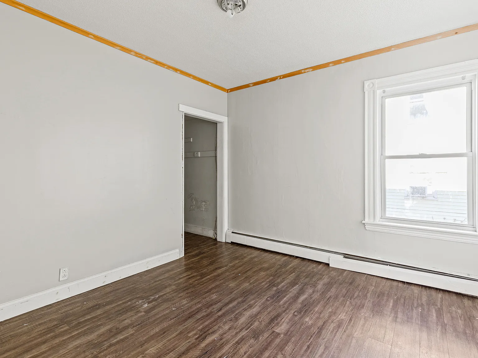 3 bed, 1080 sqft, $1,600 — Photo 3