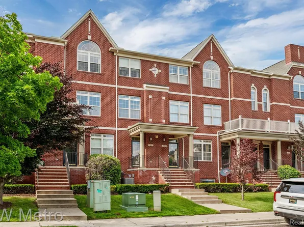 3067 Camden Dr, Troy, MI 48084