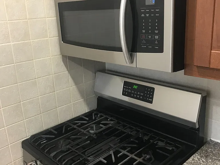 1580 Lancaster Dr #28 — Photo 5