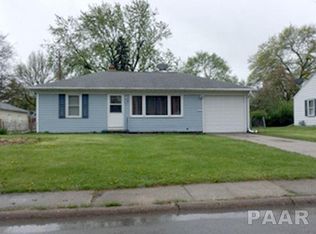 2018 W Arrowhead Ln, Peoria, IL 61604