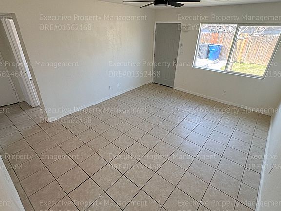 5th image of 3306 Gardenia Ave APT B