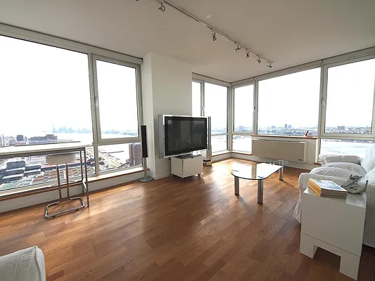 Rented by Keller Williams NYC | media 28