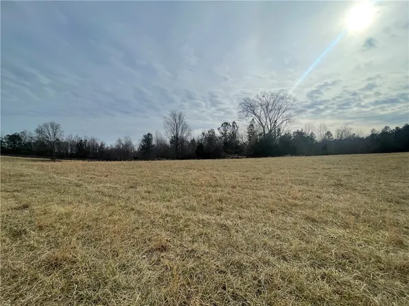 250 W Bryant Rd, West Union, SC 29696