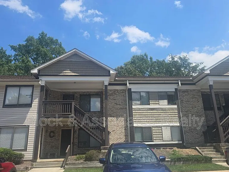 606 English Ct — Photo 1