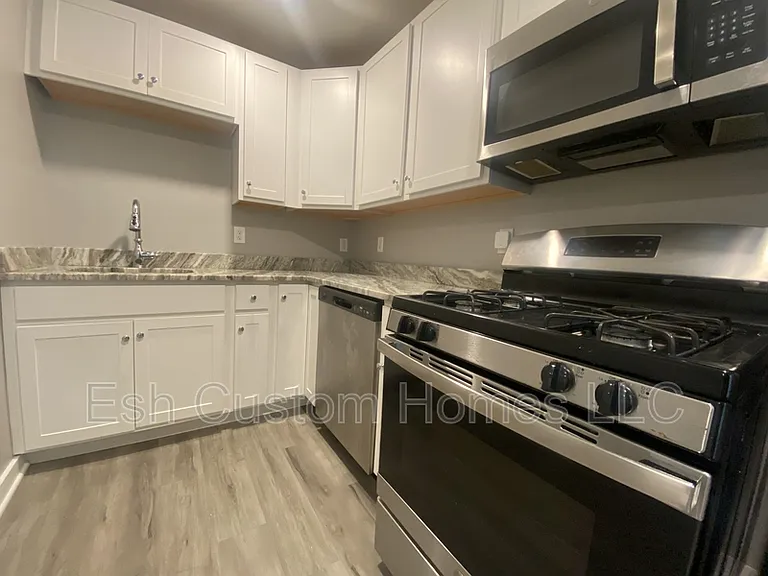 218 W King St #2 — Photo 1