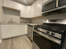 218 W King St, Lancaster, PA