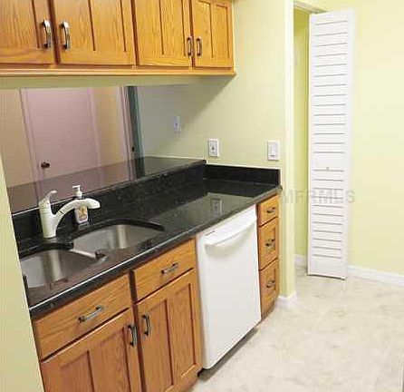 5th image of 8459 Gardens Cir APT 13