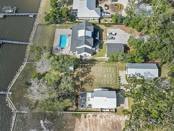 4th image of 315 Red Barn Rd