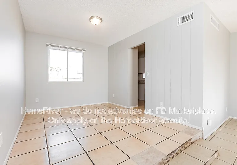 5758 N 42nd Ave — Photo 11