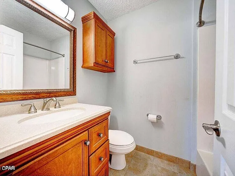 350 Greenwood Cir — Photo 27