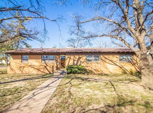 950 W Lubbock St, Slaton, TX 79364