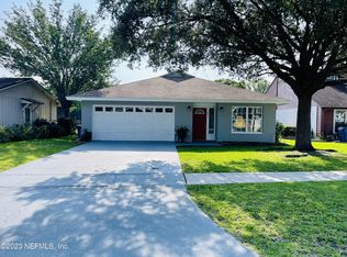 2027 Oak Water Dr, Jacksonville, FL 32225