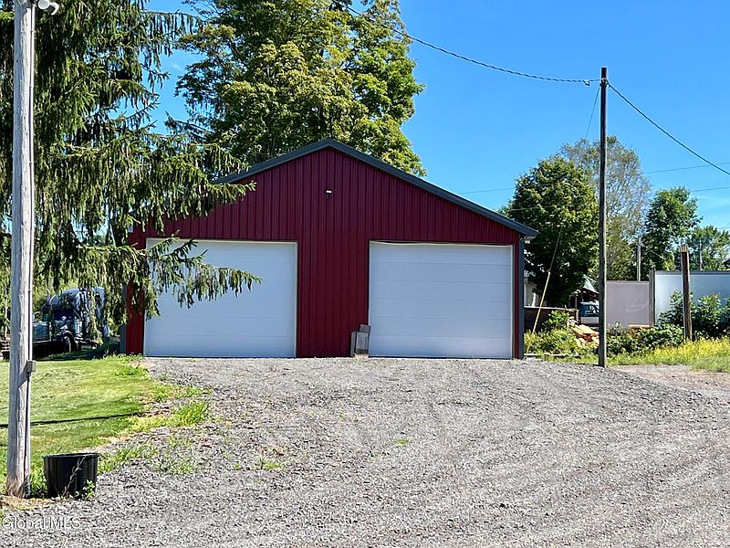 3rd image of 46 Dickmann Road