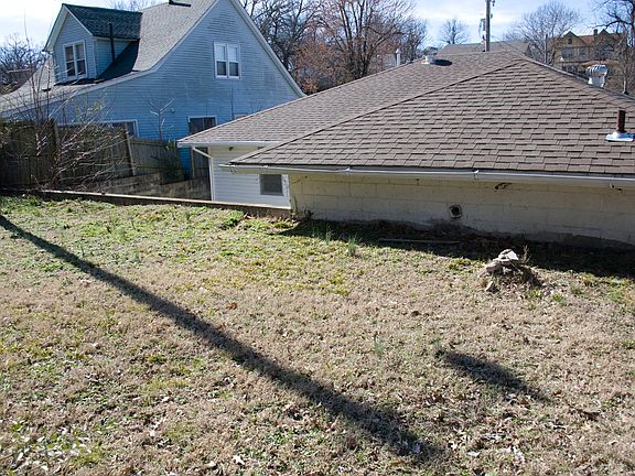 5th image of 1006 Nooney St